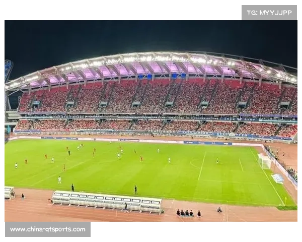 武汉体育中心承办汉超开幕式，4.6万人观赛