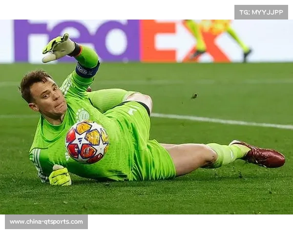 诺伊尔谈失误丢球：视野不佳与决策错误